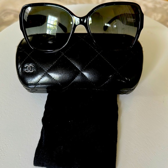 Authentic Chanel Sunnies - Picture 1 of 9